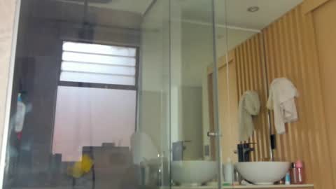 dianac1998 online show from April 11, 2026, 4:33 pm