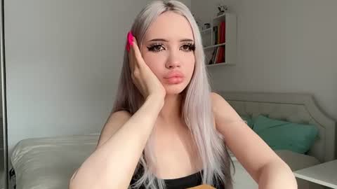 Snapshot of dianadesire_ chatting on June 14, 2026, 2:08 pm Diana online show from June 14, 2026, 2:08 pm
