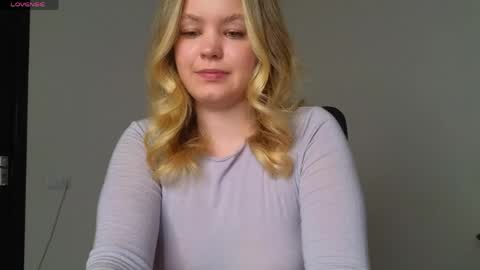Snapshot of dianaholiday chatting on May 24, 2026, 2:00 pm Olga online show from May 24, 2026, 2:00 pm