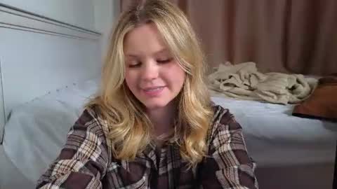 Snapshot of dianaholiday chatting on July 20, 2026, 12:07 pm Olga online show from July 20, 2026, 12:07 pm