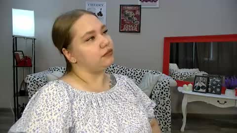 Snapshot of dianakristol chatting on June 9, 2026, 6:14 am Diana online show from June 9, 2026, 6:14 am