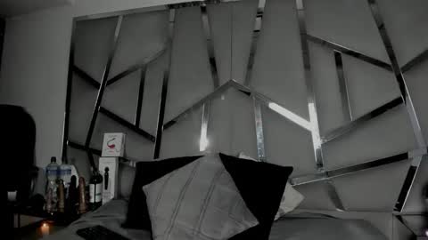 dianarous online show from April 12, 2026, 2:49 am