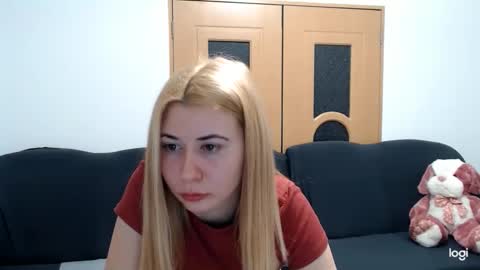 dianasmiey7 online show from February 5, 2025, 6:59 pm