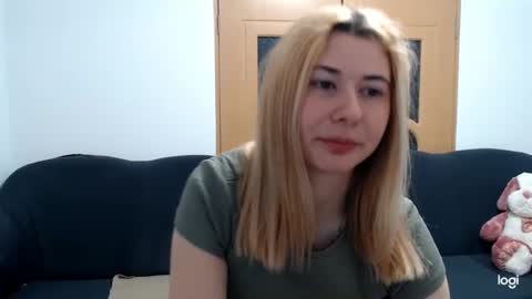 dianasmiey7 online show from March 8, 2025, 8:22 am