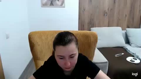 dianasmiey7 online show from June 7, 2026, 7:12 am