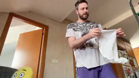 Im Julian  all cum shot videos here    online show from February 28, 2025, 12:20 pm