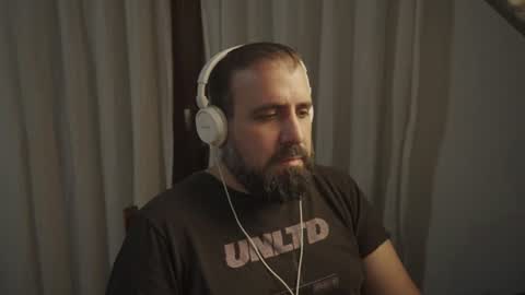 Snapshot of dicristalino chatting on July 5, 2026, 12:06 am Cristian Dipolino online show from July 5, 2026, 12:06 am