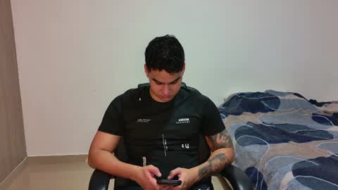 Snapshot of diego_cazas chatting on June 17, 2026, 2:25 am DIEGO CAZAS online show from June 17, 2026, 2:25 am