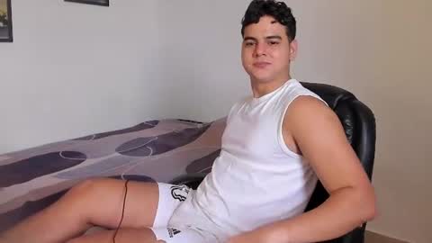 Snapshot of diego_cazas chatting on June 23, 2026, 5:33 pm DIEGO CAZAS online show from June 23, 2026, 5:33 pm