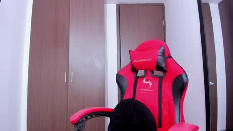 Diego lat online show from April 20, 2026, 7:26 pm