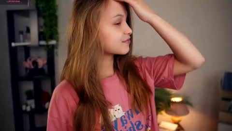 Elwyna online show from November 12, 2025, 6:41 pm