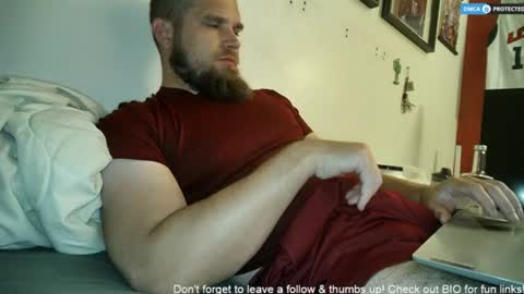 Snapshot of dikdowndaddy chatting on June 27, 2026, 12:10 pm Daddy online show from June 27, 2026, 12:10 pm