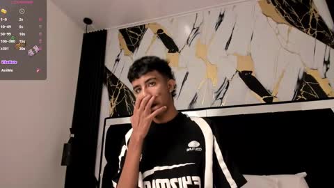 dikey_18 online show from February 15, 2025, 8:33 pm