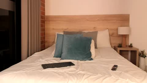 Dilarahkesh  online show from February 2, 2025, 9:19 am