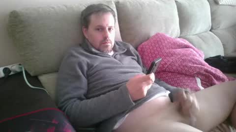 dili999 online show from April 18, 2026, 3:16 pm