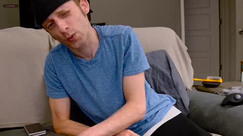 Dilldough405 online show from December 24, 2024, 9:11 pm