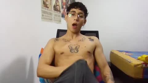 Snapshot of dillom420 chatting on January 30, 2025, 5:41 am dillom420 online show from January 30, 2025, 5:41 am