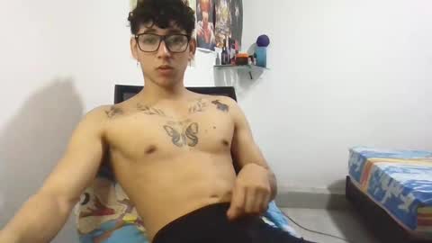 Snapshot of dillom420 chatting on February 22, 2025, 6:28 am dillom420 online show from February 22, 2025, 6:28 am