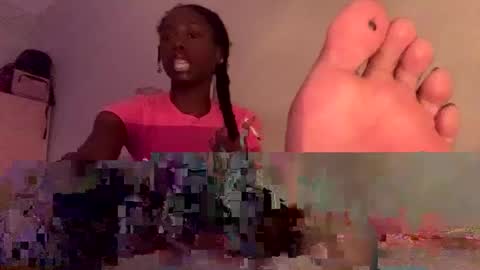 Snapshot of dimedoll33 chatting on September 30, 2025, 11:54 pm black american princess online show from September 30, 2025, 11:54 pm