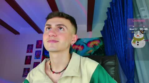 Julian Independent Model online show from December 17, 2024, 1:07 am