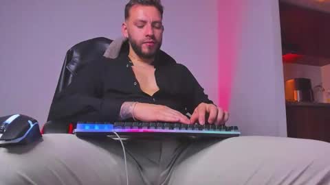 Snapshot of dimitri_master chatting on February 24, 2026, 4:32 am Angel Dimitri online show from February 24, 2026, 4:32 am