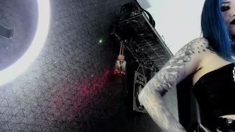 dimmuanddarkness online show from February 22, 2025, 4:19 pm