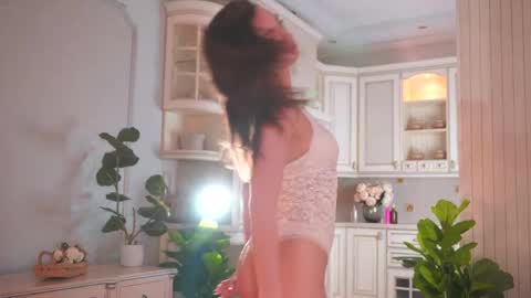 Snapshot of dinacaguimbal chatting on May 2, 2026, 12:32 pm Dina and ill be glad to be here with you follow to me online show from May 2, 2026, 12:32 pm