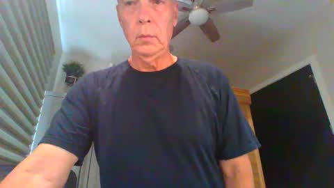Snapshot of dinger524678 chatting on May 12, 2026, 9:01 pm dinger524678 online show from May 12, 2026, 9:01 pm