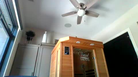 Snapshot of dinger524678 chatting on June 19, 2026, 6:45 pm dinger524678 online show from June 19, 2026, 6:45 pm