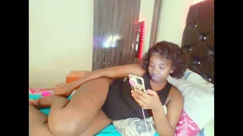 dinnydakrazx online show from December 16, 2025, 6:46 pm