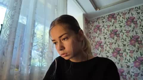 Snapshot of dinorahmroczkowski chatting on September 13, 2025, 8:25 am dinorahmroczkowski online show from September 13, 2025, 8:25 am