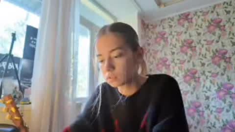 Snapshot of dinorahmroczkowski chatting on September 23, 2025, 8:17 am dinorahmroczkowski online show from September 23, 2025, 8:17 am