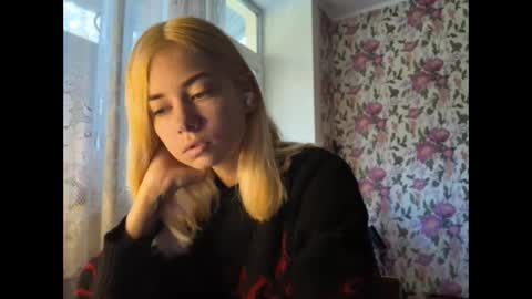 Snapshot of dinorahmroczkowski chatting on September 27, 2025, 7:57 am dinorahmroczkowski online show from September 27, 2025, 7:57 am