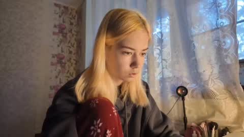 Snapshot of dinorahmroczkowski chatting on October 6, 2025, 7:50 am dinorahmroczkowski online show from October 6, 2025, 7:50 am