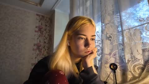 Snapshot of dinorahmroczkowski chatting on October 7, 2025, 7:27 am dinorahmroczkowski online show from October 7, 2025, 7:27 am