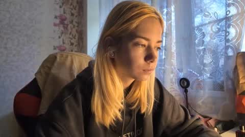 Snapshot of dinorahmroczkowski chatting on October 17, 2025, 7:11 am dinorahmroczkowski online show from October 17, 2025, 7:11 am
