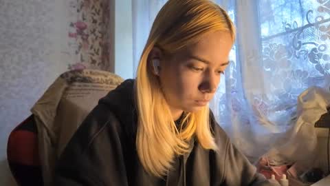 Snapshot of dinorahmroczkowski chatting on October 20, 2025, 7:20 am dinorahmroczkowski online show from October 20, 2025, 7:20 am