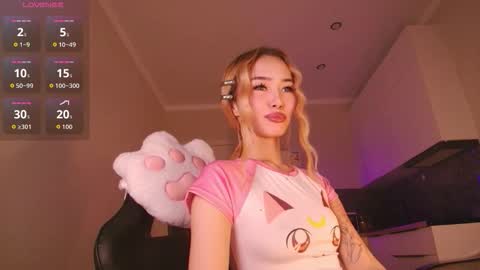 Reina online show from February 9, 2026, 2:21 pm