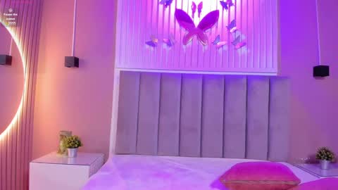 Cristal  online show from September 30, 2025, 3:33 am