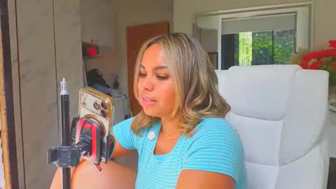 diosadeluniverso_ online show from March 2, 2026, 6:26 pm