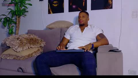 DiosAfricano online show from June 4, 2026, 2:50 am