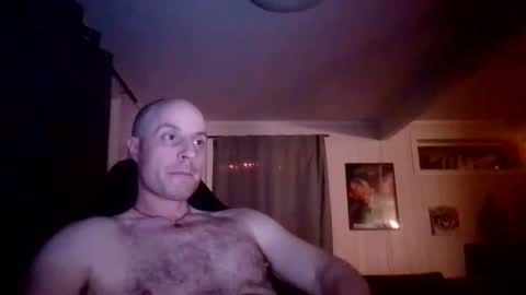 Snapshot of dirkdigglerofficial chatting on January 7, 2026, 4:48 am dirkdigglerofficial online show from January 7, 2026, 4:48 am