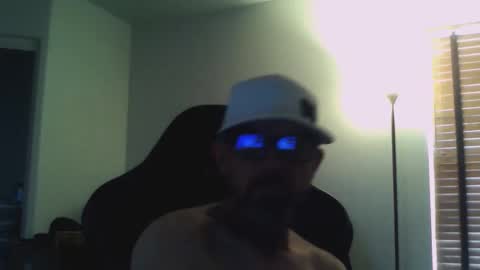 Snapshot of dirtrider15 chatting on April 17, 2026, 7:17 pm dirtrider15 online show from April 17, 2026, 7:17 pm