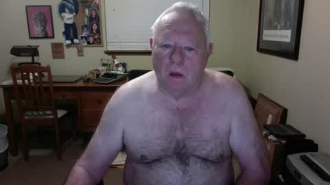 dirtrider195080438 online show from April 14, 2026, 1:06 pm