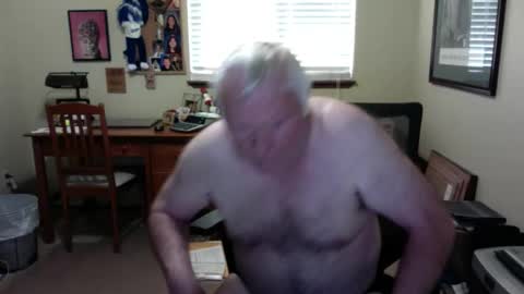 dirtrider195080438 online show from June 4, 2026, 1:06 pm