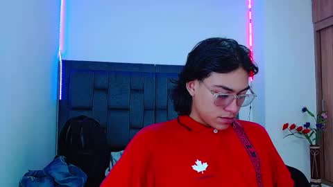 dirty model online show from September 9, 2025, 7:13 pm