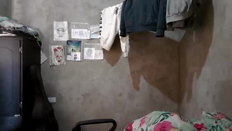 dirty model online show from April 21, 2026, 6:12 pm