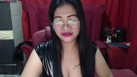 Snapshot of dirtyfungirl chatting on December 5, 2024, 2:22 pm LatexQueen online show from December 5, 2024, 2:22 pm