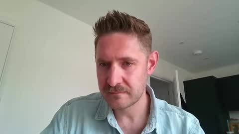 Snapshot of dirtylondon729 chatting on May 21, 2026, 10:55 am Exhibitionist Ben online show from May 21, 2026, 10:55 am
