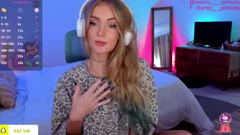 Snapshot of disney__princess chatting on May 9, 2026, 6:51 am JASMINE online show from May 9, 2026, 6:51 am